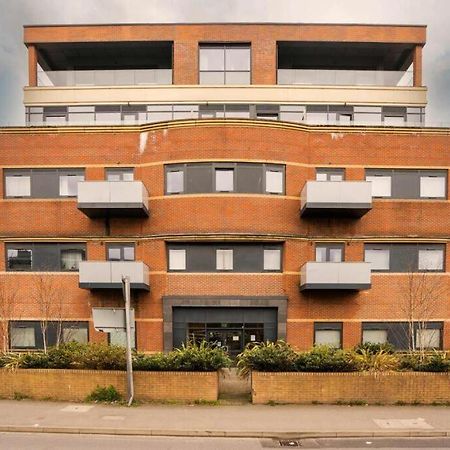 Easystay Bath Road Слау Екстер'єр фото