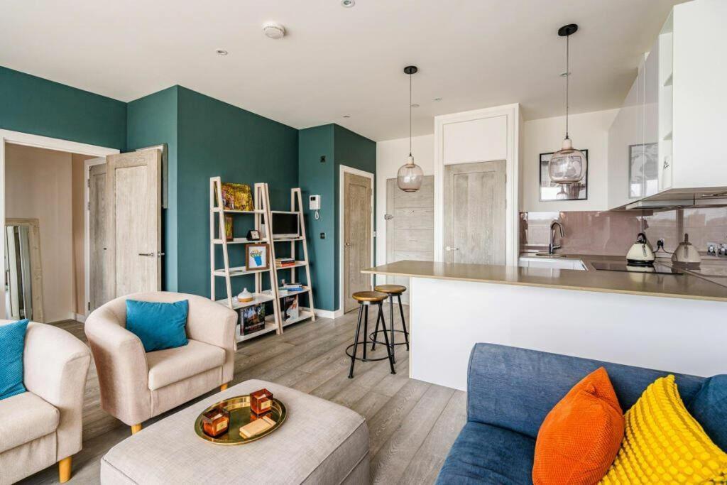 Easystay Bath Road Слау Екстер'єр фото