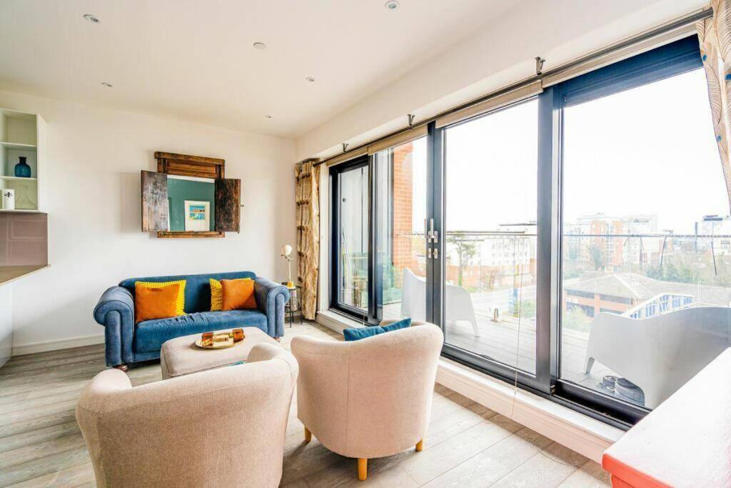 Easystay Bath Road Слау Екстер'єр фото