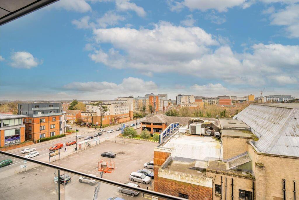 Easystay Bath Road Слау Екстер'єр фото